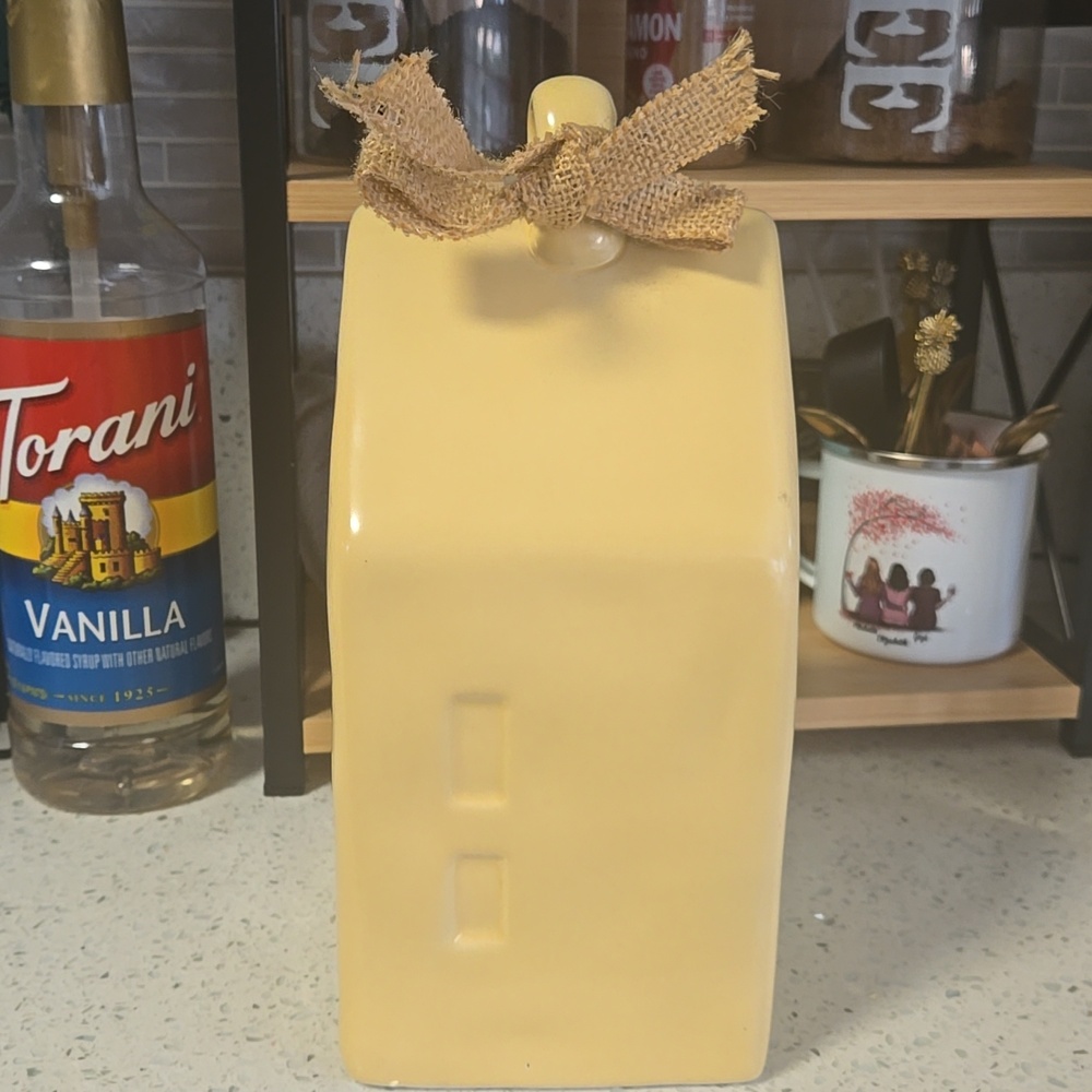 Rae Dunn Yellow 'WELCOME' Birdhouse Decor - Picture 6 of 7